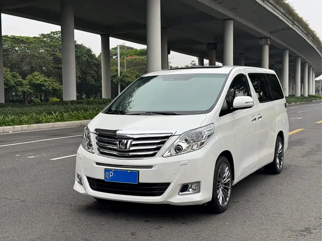 Toyota Alphard 2012