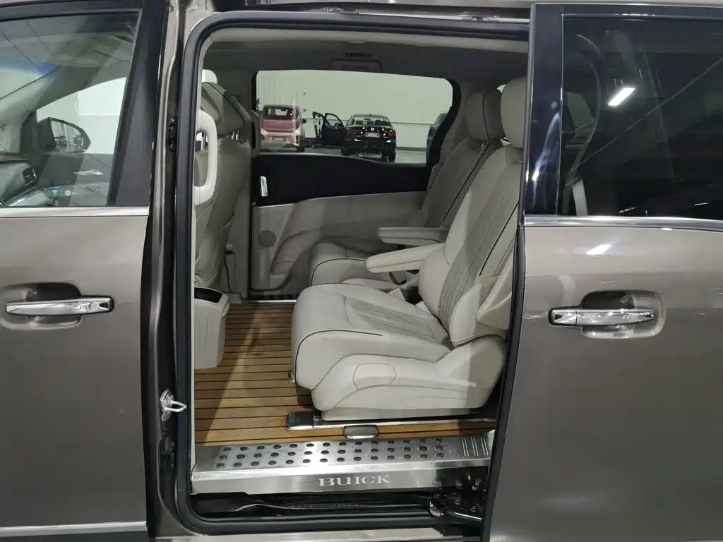 Buick GL8 — миниатюра 15