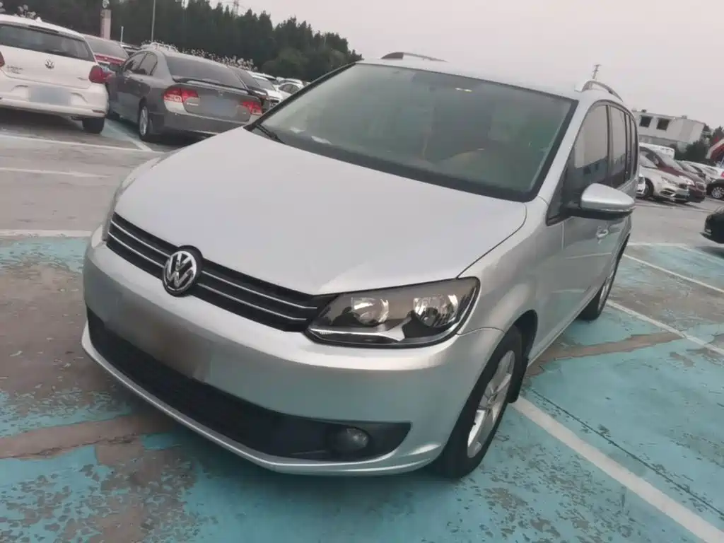 Volkswagen Touran — миниатюра 2