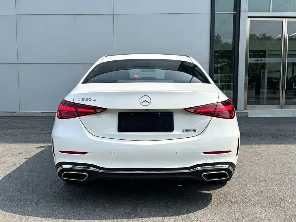 Mercedes-Benz C-Class — миниатюра 13