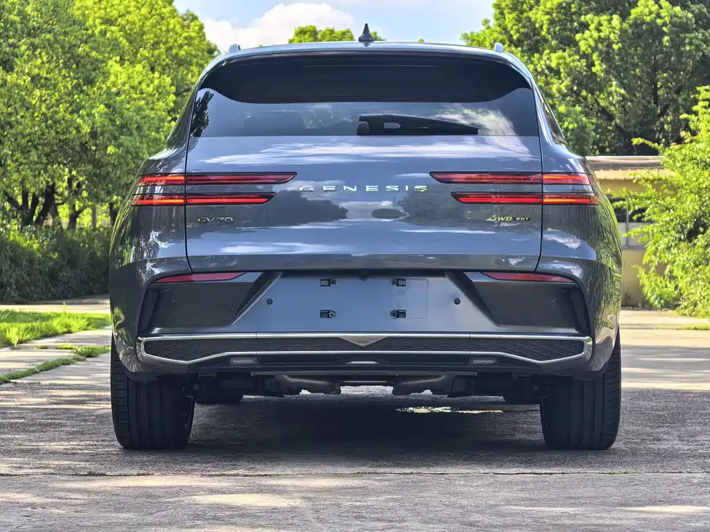 Genesis GV70 — миниатюра 8