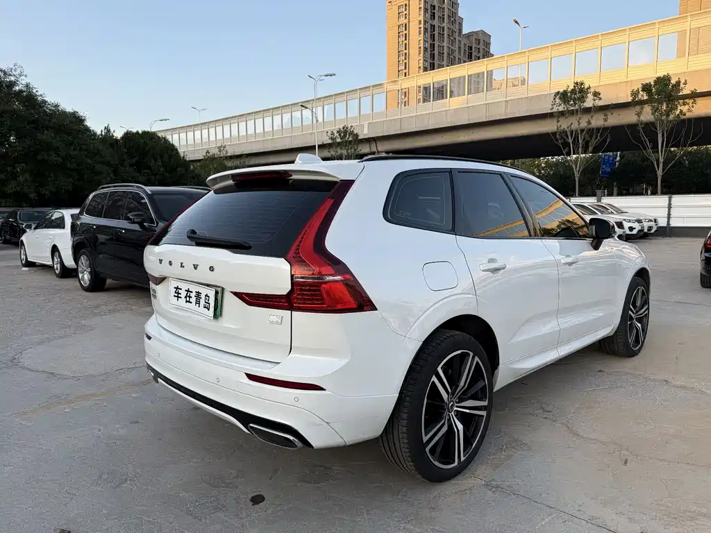 Volvo XC60 PHEV — миниатюра 11