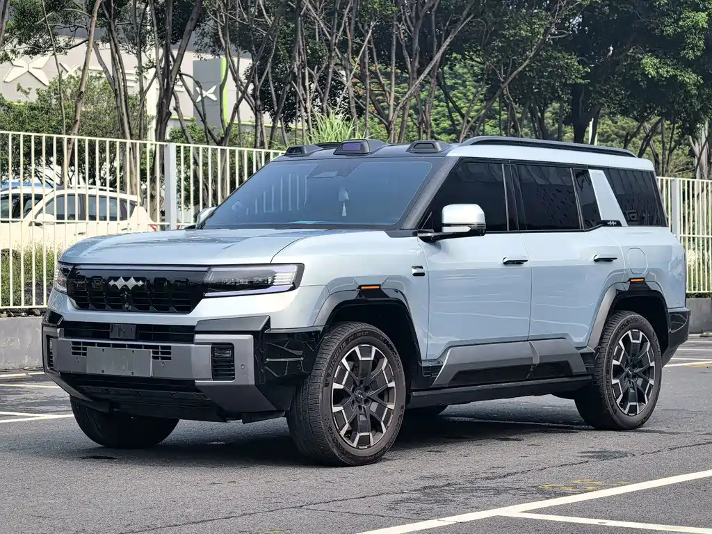 Fang Cheng Bao Leopard 8