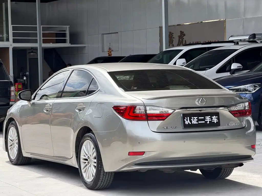 Lexus ES 2015 200 Elite