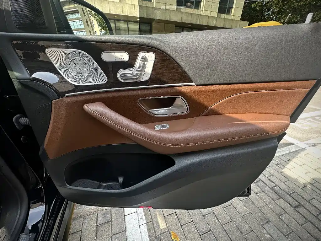 Mercedes-Benz GLE (Import) — миниатюра 5