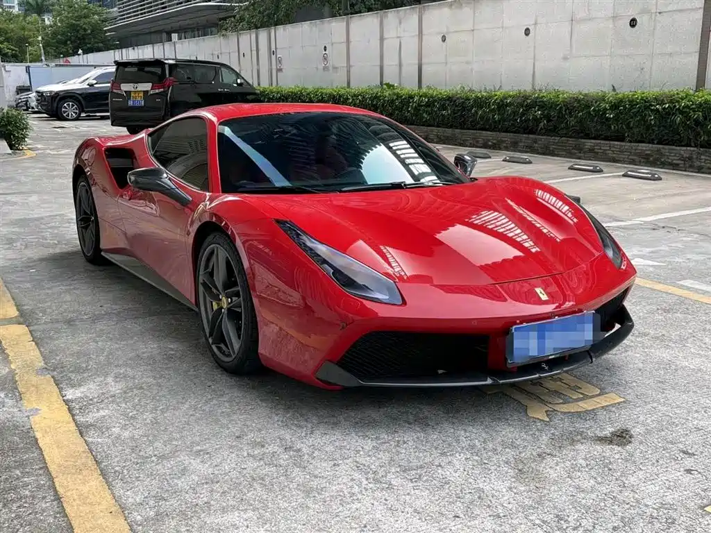 FERRARI 488