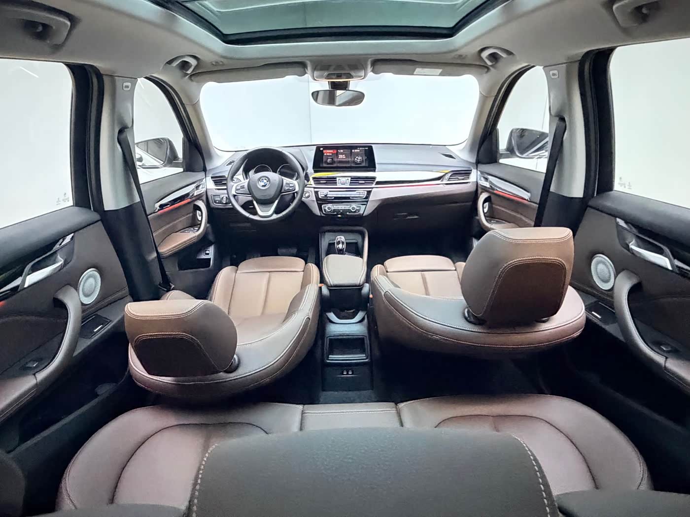 BMW X1 1.5 л 2022 г. Белый, пробег 35000 км