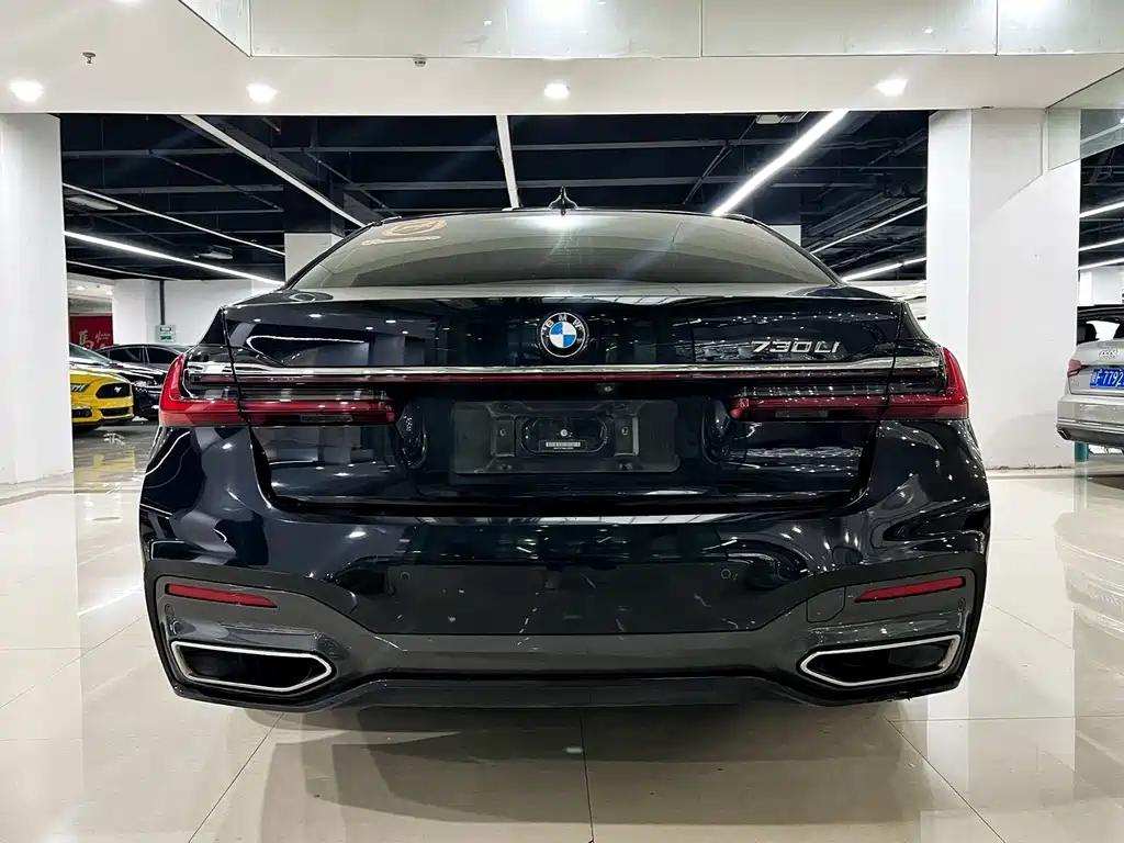 BMW 7 Series — миниатюра 5