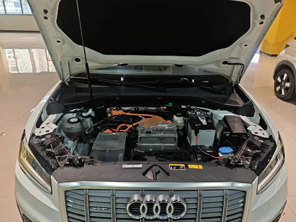 Audi Q2L e-tron — миниатюра 16