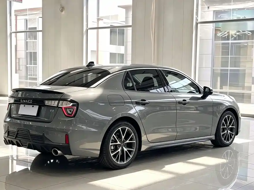 Lynk & Co 03 — миниатюра 7