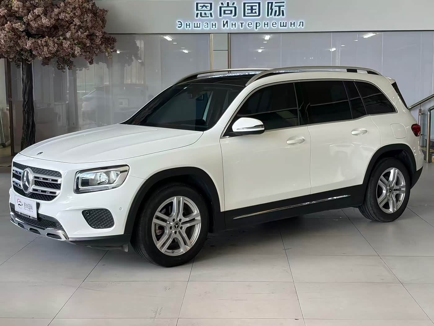 Mercedes-Benz GLB 1.3 л 2021 г. Белый, пробег 40000 км