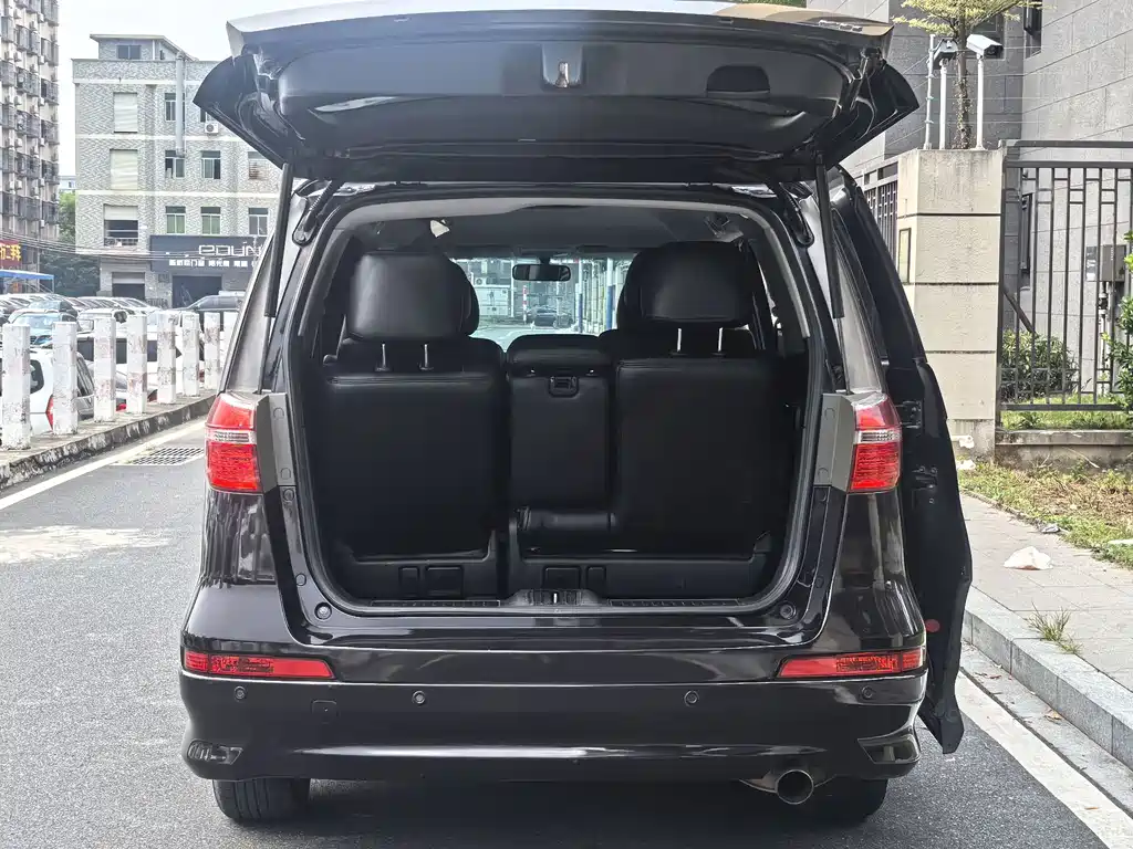 Honda Elysion — миниатюра 11