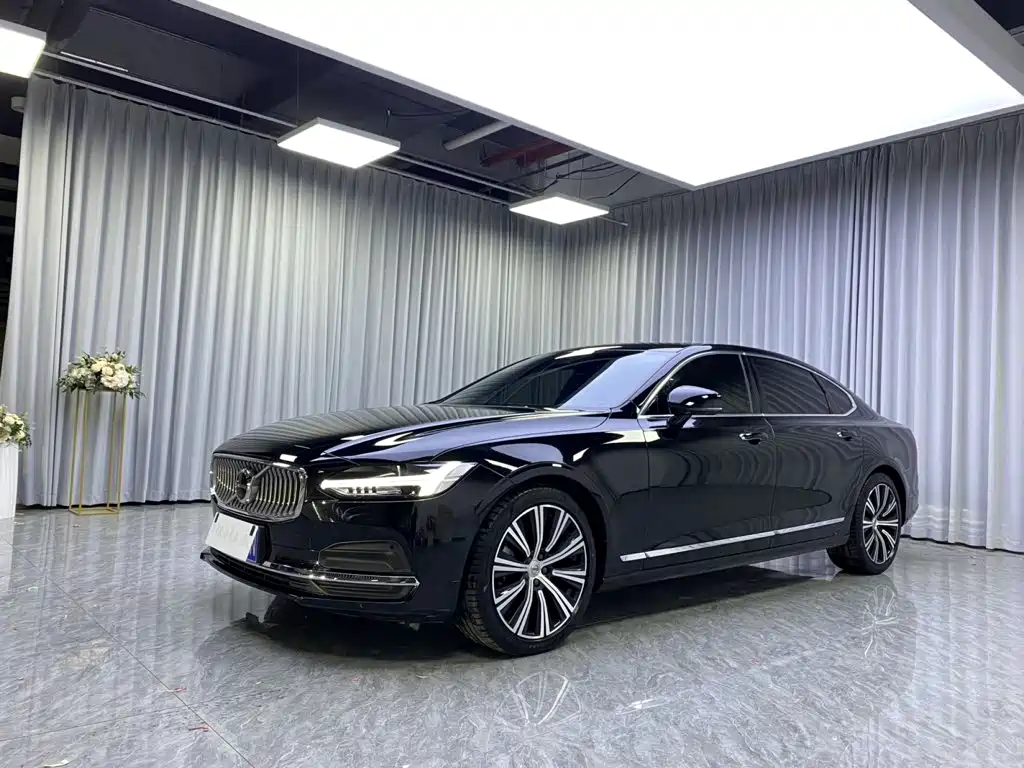 Volvo S90 2023 B5 Luxury
