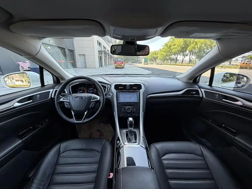 Ford Mondeo — миниатюра 7