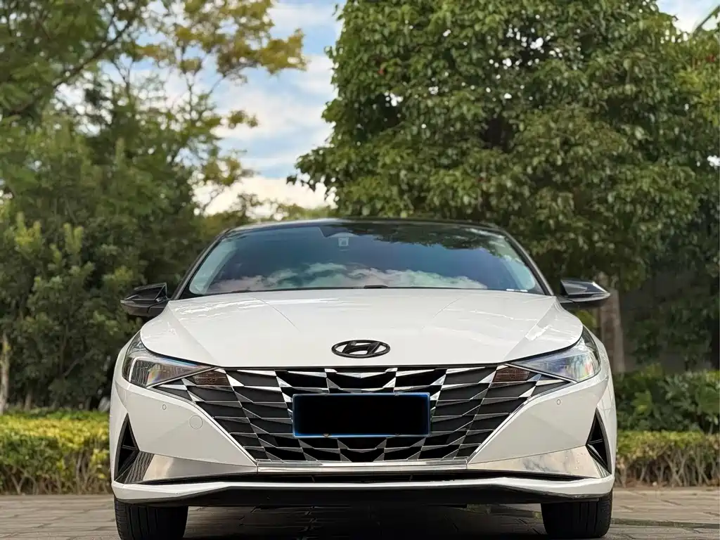 Hyundai Elantra — миниатюра 3