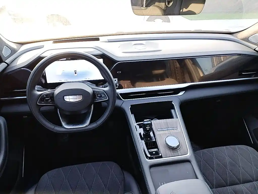 Geely Xingyue L — миниатюра 10