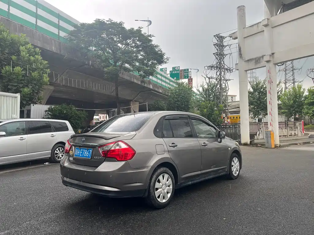 Venucia D50 2013 1.6L MT Fashion
