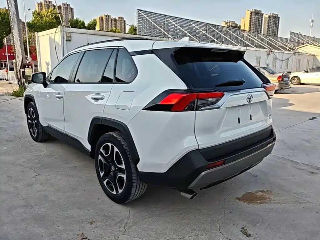 Toyota RAV4 — миниатюра 23