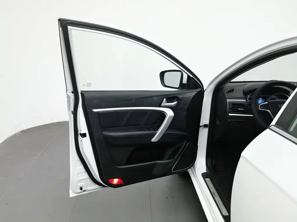 Geely Emgrand — миниатюра 8