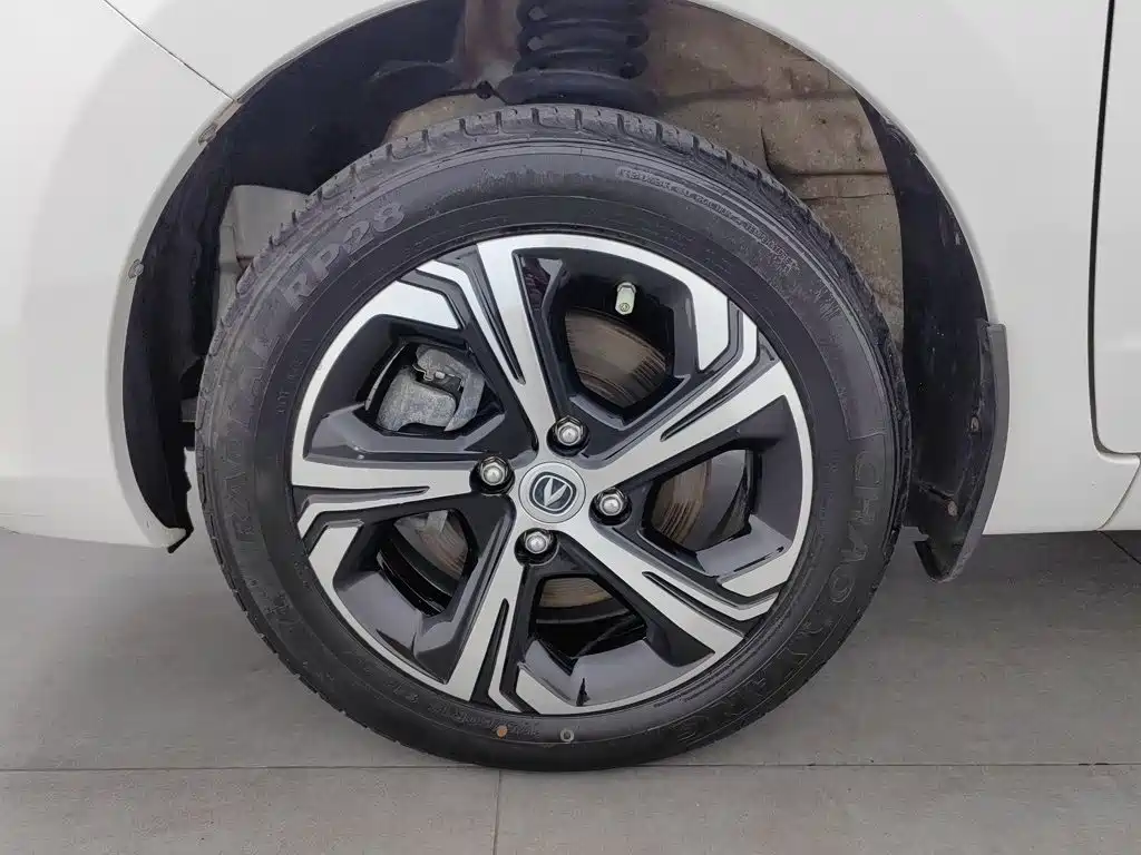 Changan Benben E-Star — миниатюра 17