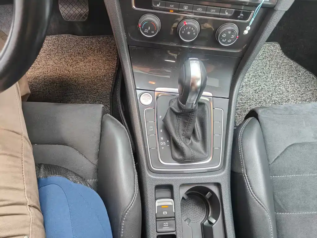 Volkswagen Golf — миниатюра 9