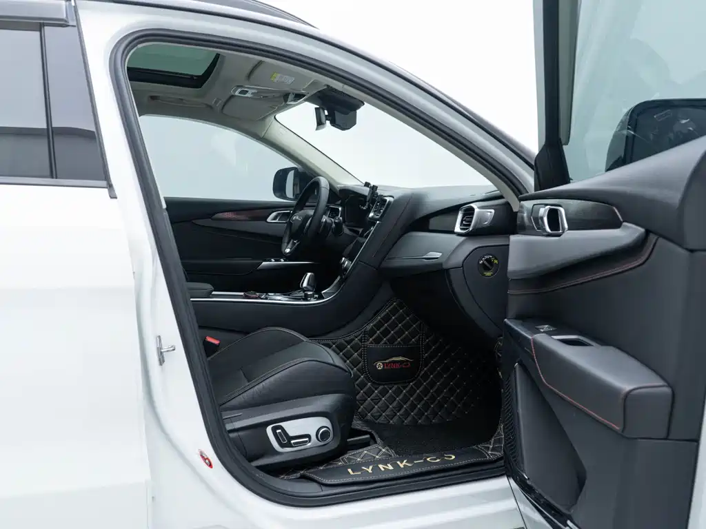 Lynk & Co 01 2019 2.0T Pro V