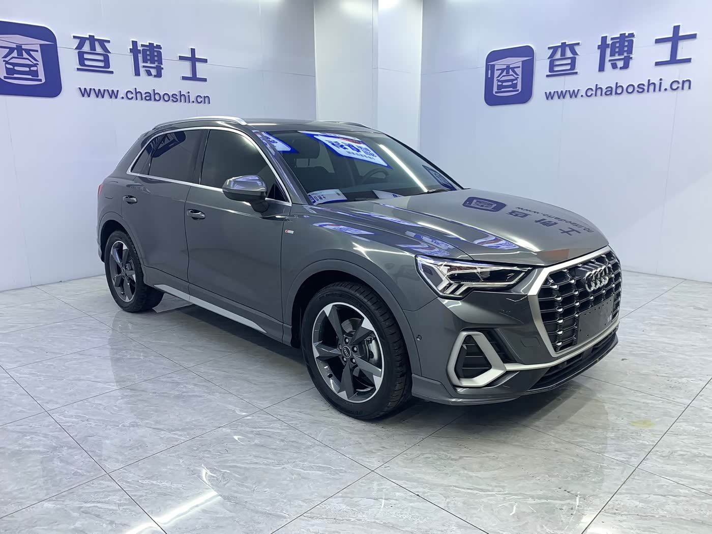 Audi Q3 1.4 л 2023 г. Серебристо-серый, пробег 12000 км