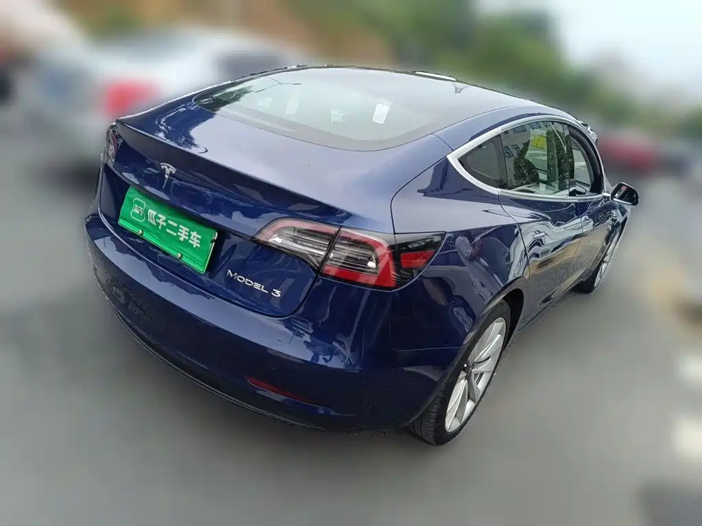 Tesla Model 3 — миниатюра 4