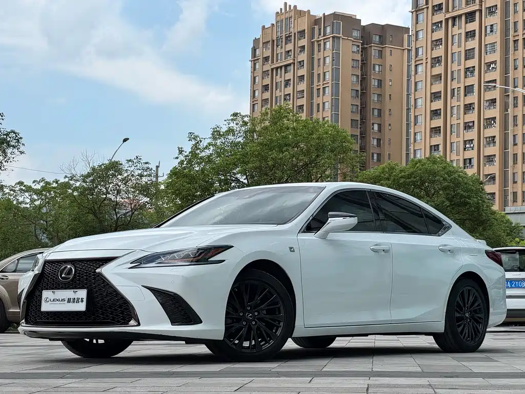 Купить Lexus ES
