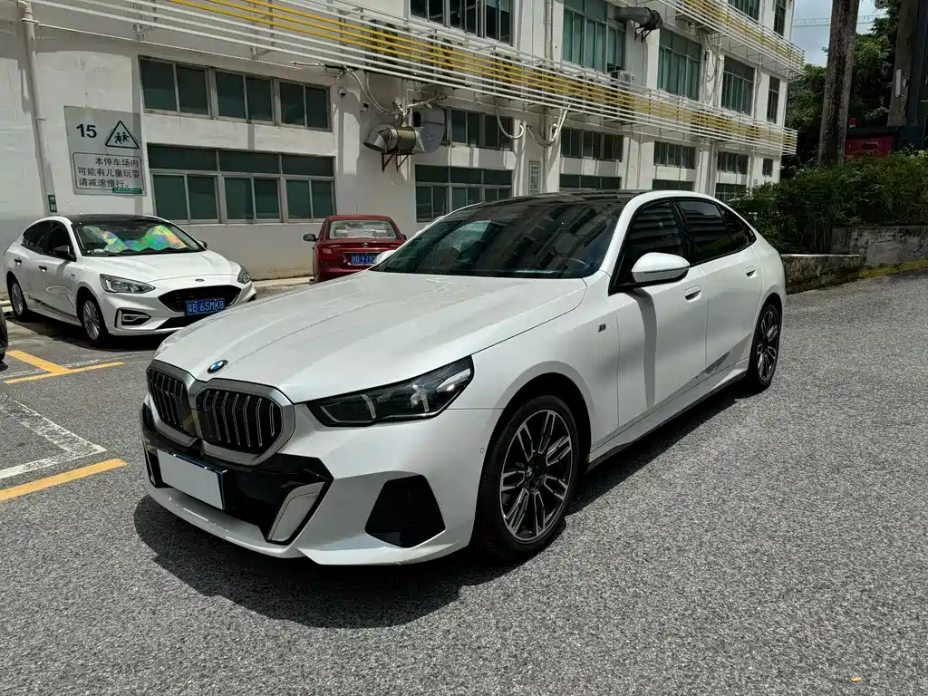 BMW 5 Series 2024