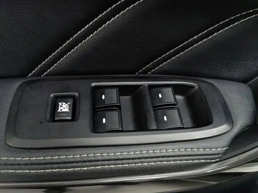Ford Everest — миниатюра 9