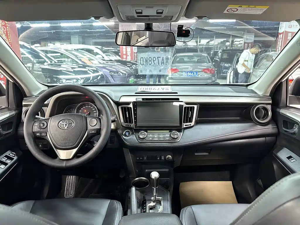 Toyota RAV4 — миниатюра 19