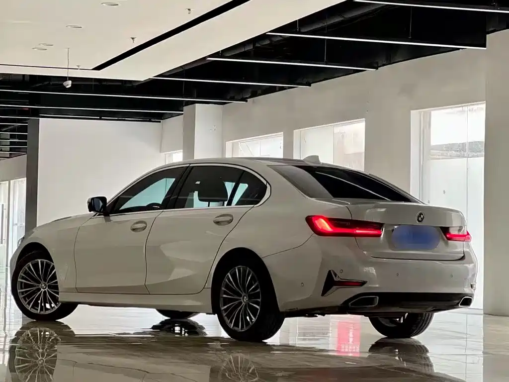 BMW 3 Series — миниатюра 5