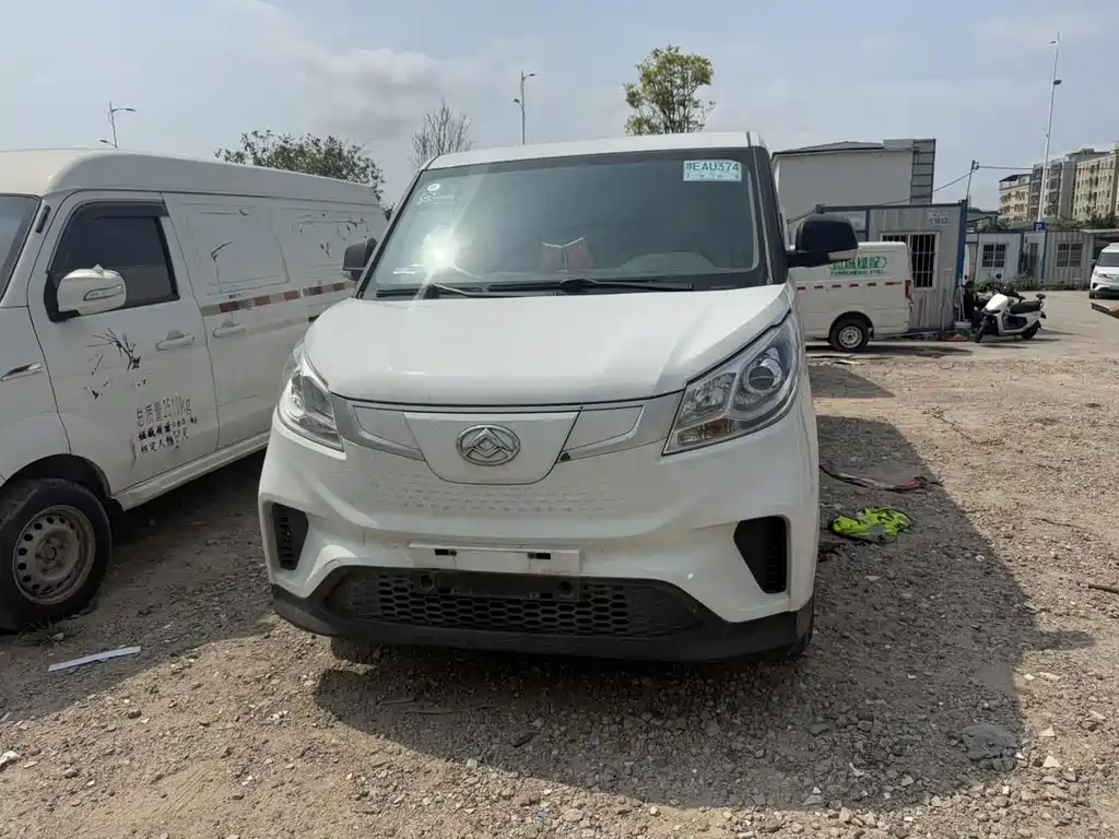 MAXUS EV30 — миниатюра 3