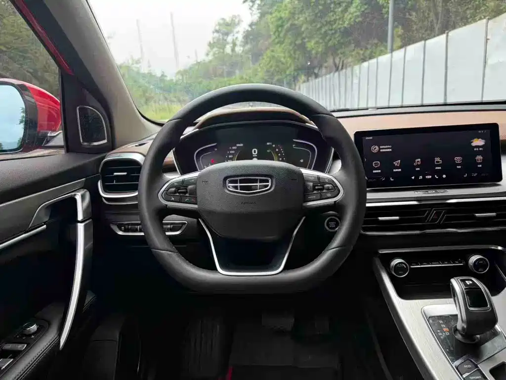 Geely Binyue — миниатюра 5