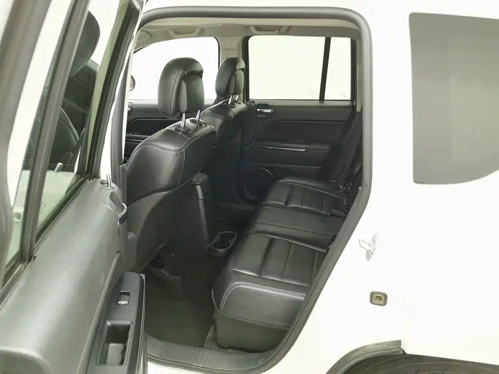 Jeep Compass (Import) — миниатюра 15