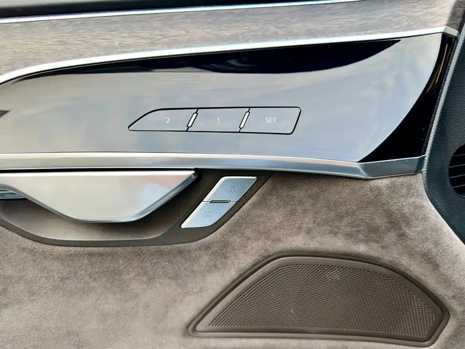 Audi A8 — фотографии объявления, Фото 18