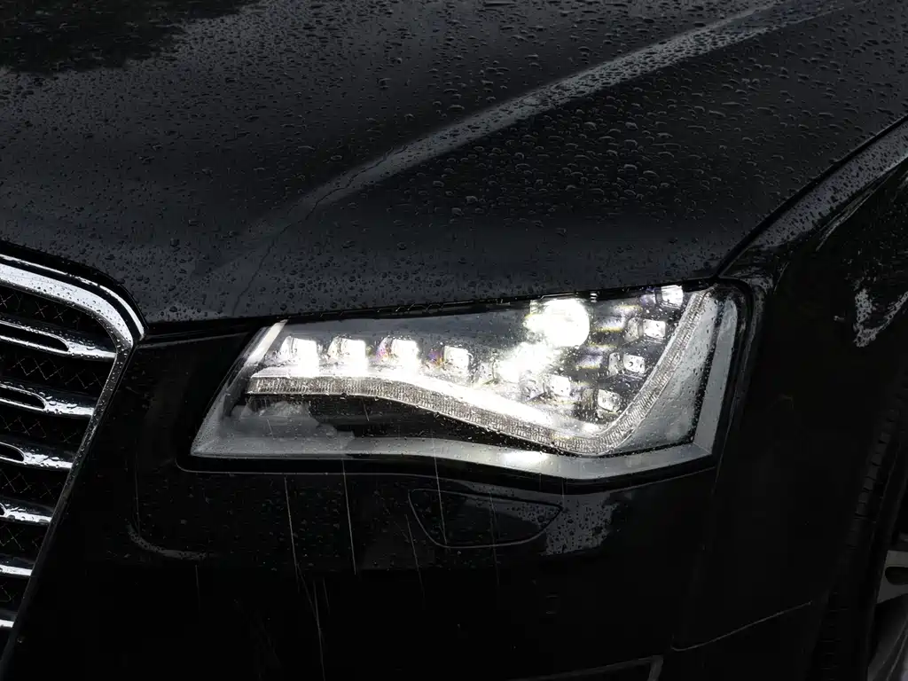 Audi A8 — миниатюра 3