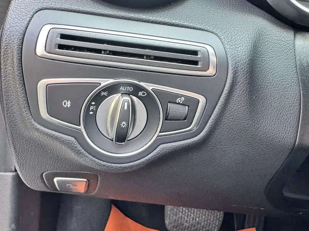 Mercedes-Benz C-Class — миниатюра 18