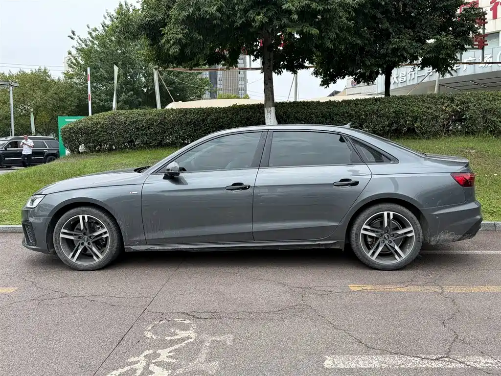 Audi A4L 2022 40 TFSI Fashion