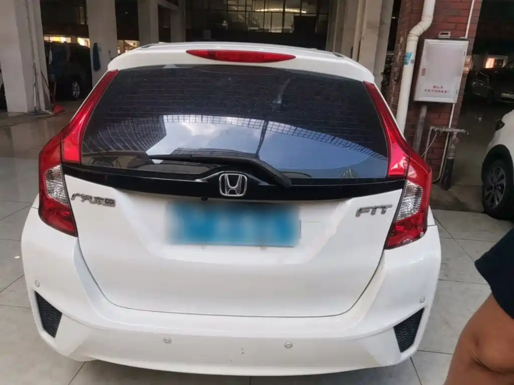 Honda Fit — миниатюра 6