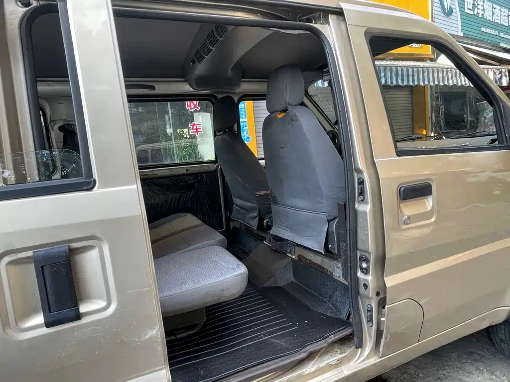 Wuling Rongguang — миниатюра 12