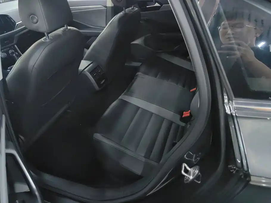 Volkswagen Sagitar — миниатюра 11