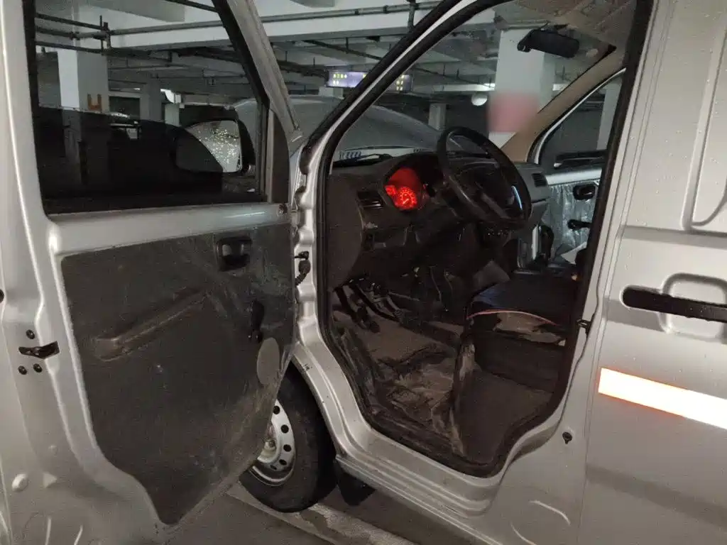 Wuling Rongguang S — миниатюра 14