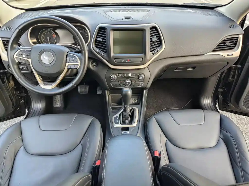 Jeep Cherokee — миниатюра 7