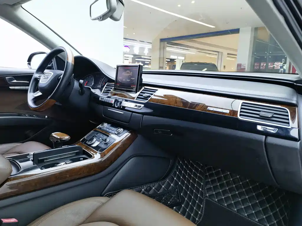 Audi A8 2011 A8L 3.0 TFSI quattro Luxury (245kW