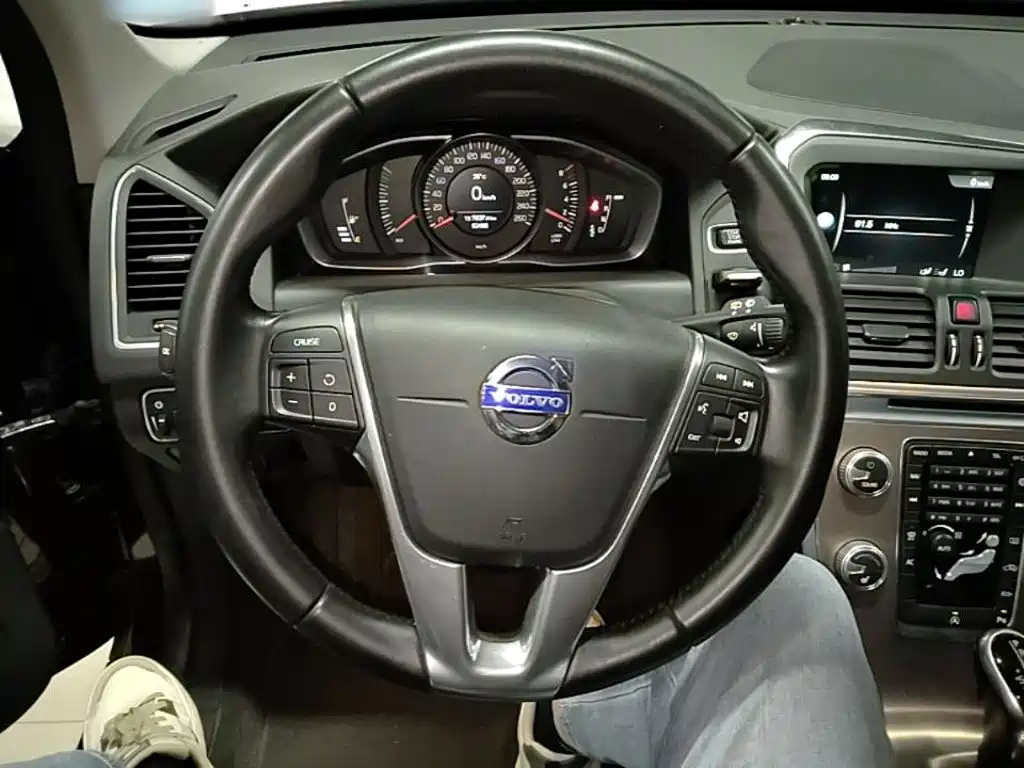 Volvo XC60 — миниатюра 11
