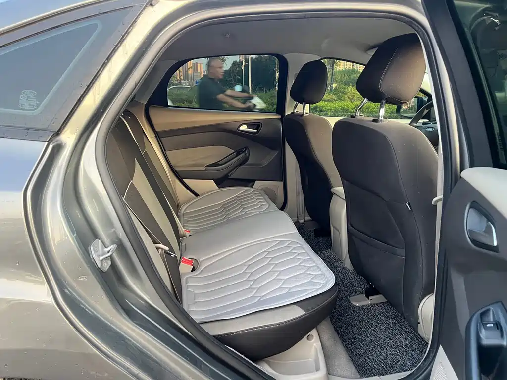 Ford Focus — миниатюра 9