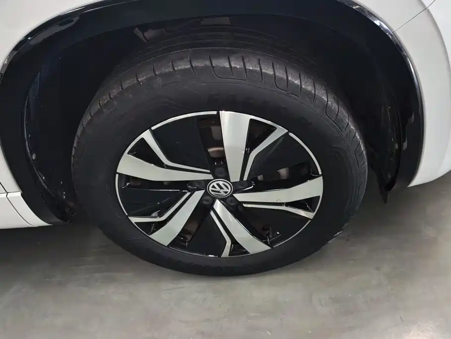 Volkswagen 探岳 GTE — миниатюра 6