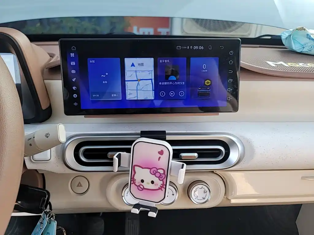 Wuling MINIEV — миниатюра 13